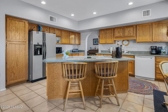 11055 E Blue Grama Drive, Tucson, AZ 85748