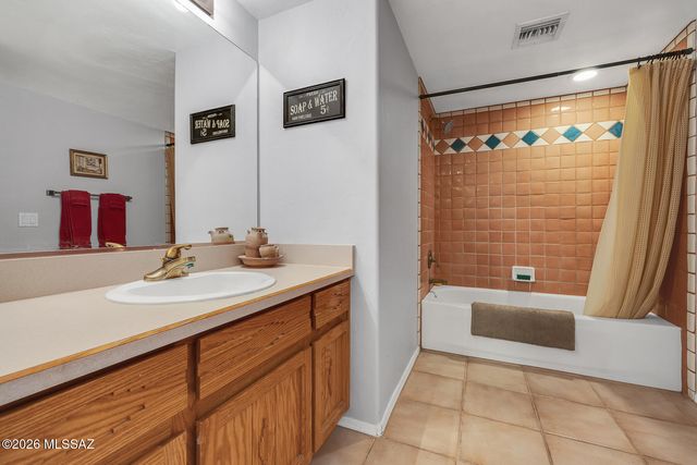 11055 E Blue Grama Drive, Tucson, AZ 85748