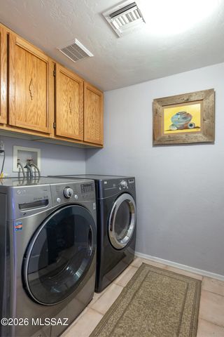 11055 E Blue Grama Drive, Tucson, AZ 85748