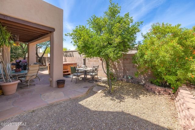 11055 E Blue Grama Drive, Tucson, AZ 85748
