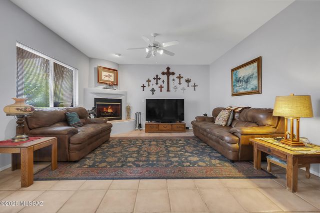 11055 E Blue Grama Drive, Tucson, AZ 85748