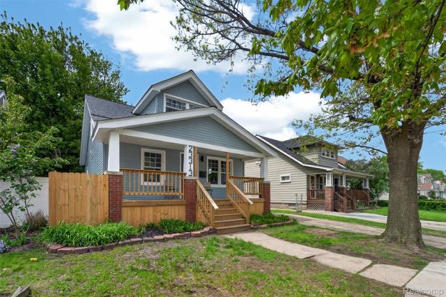 23313 Carlisle Avenue, Hazel Park, MI 48030
