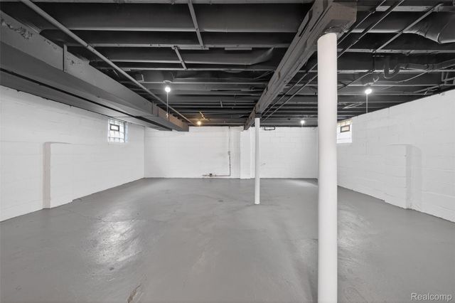 23313 Carlisle Avenue, Hazel Park, MI 48030