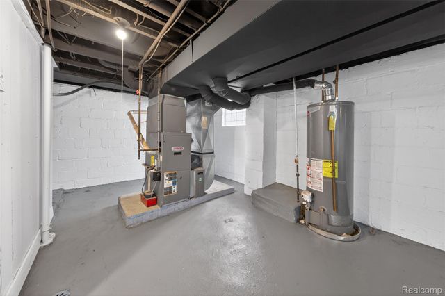 23313 Carlisle Avenue, Hazel Park, MI 48030