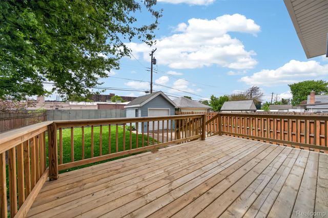 23313 Carlisle Avenue, Hazel Park, MI 48030