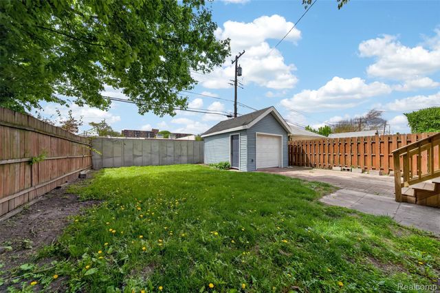 23313 Carlisle Avenue, Hazel Park, MI 48030