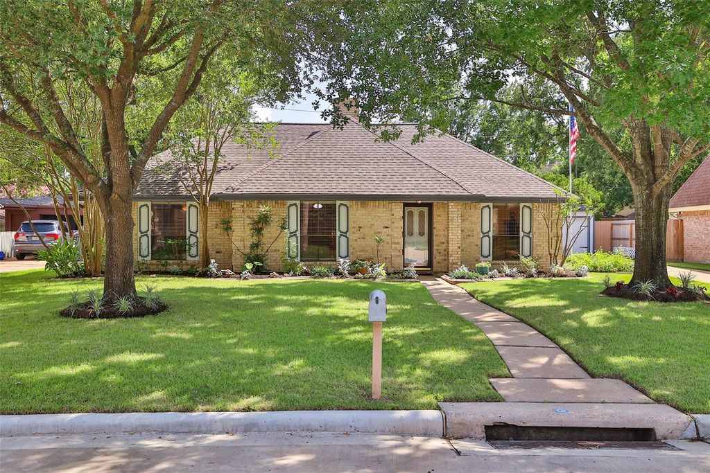 15835 Mesa Gardens Drive, Houston, TX 77095