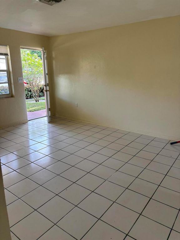 521 NE 14th Court, Fort Lauderdale, FL 33304