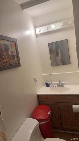 10047 Castle Drive, St Louis, MO 63136