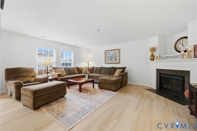 3318 Greenham Dr, Chester, VA 23831
