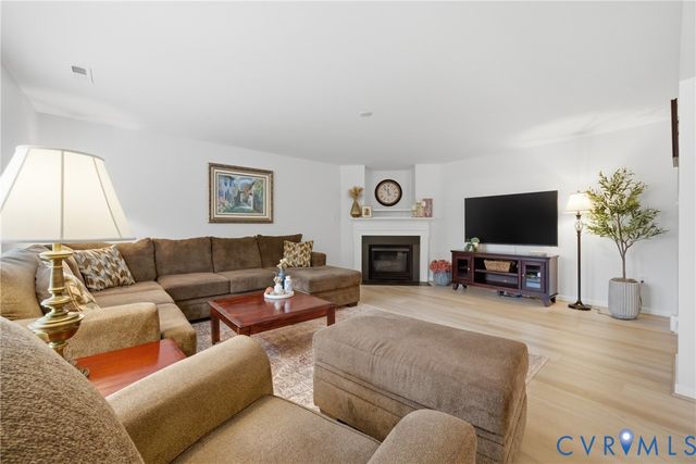 3318 Greenham Dr, Chester, VA 23831