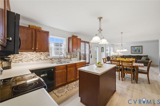 3318 Greenham Dr, Chester, VA 23831