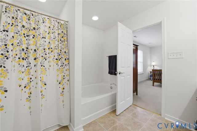3318 Greenham Dr, Chester, VA 23831