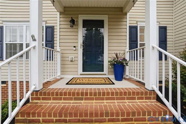 3318 Greenham Dr, Chester, VA 23831