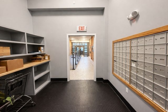 172 Middle 108, Lowell, MA 01852