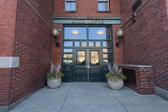 172 Middle 108, Lowell, MA 01852