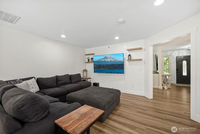 27513 Lower Burnett Road E, Buckley, WA 98321