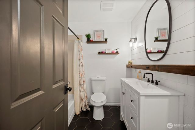 27513 Lower Burnett Road E, Buckley, WA 98321