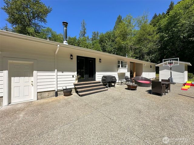 27513 Lower Burnett Road E, Buckley, WA 98321