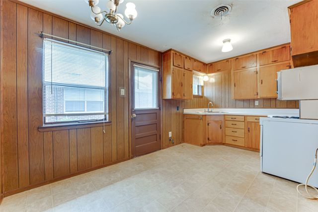 307 E Rio Grande Street, Garland, TX 75041