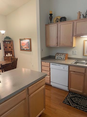 2231 Penn Place 305, North Saint Paul, MN 55109