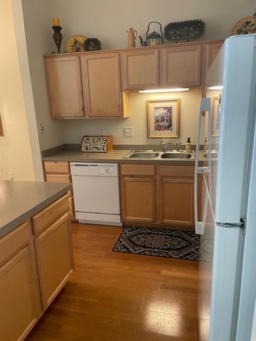 2231 Penn Place 305, North Saint Paul, MN 55109