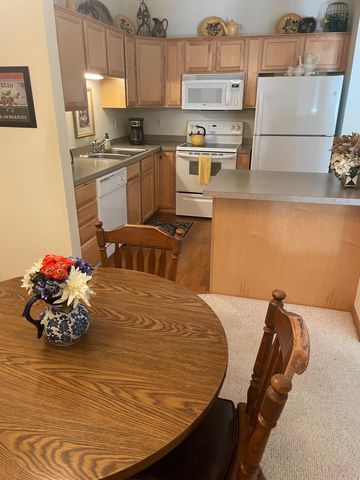 2231 Penn Place 305, North Saint Paul, MN 55109
