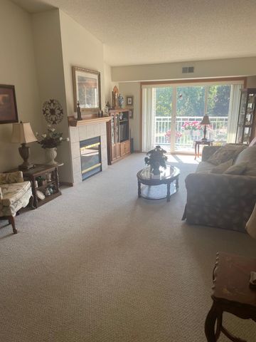 2231 Penn Place 305, North Saint Paul, MN 55109