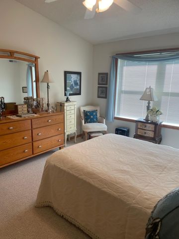 2231 Penn Place 305, North Saint Paul, MN 55109