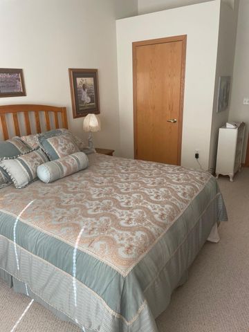 2231 Penn Place 305, North Saint Paul, MN 55109