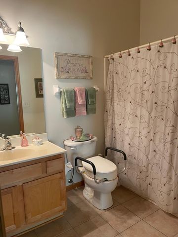 2231 Penn Place 305, North Saint Paul, MN 55109