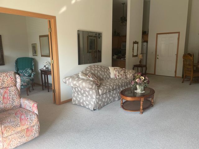 2231 Penn Place 305, North Saint Paul, MN 55109