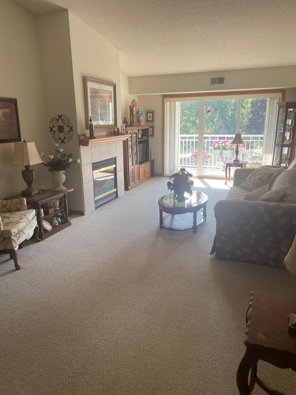 2231 Penn Place 305, North Saint Paul, MN 55109 — photo 2