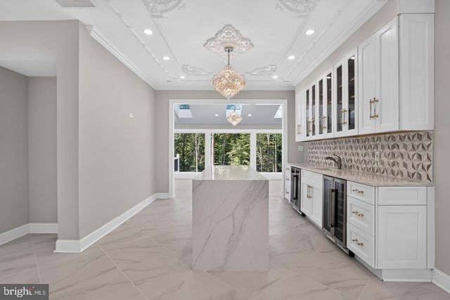 10240 DEMOCRACY BLVD, Potomac, MD 20854