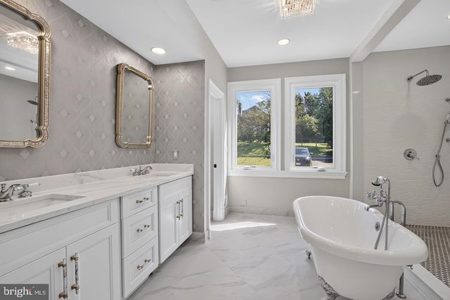 10240 DEMOCRACY BLVD, Potomac, MD 20854