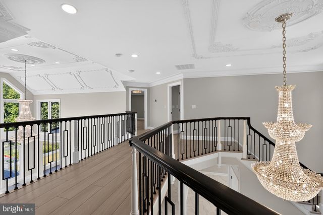 10240 DEMOCRACY BLVD, Potomac, MD 20854