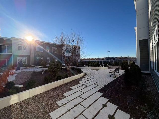 60 Cross St E 222, Somerville, MA 02143