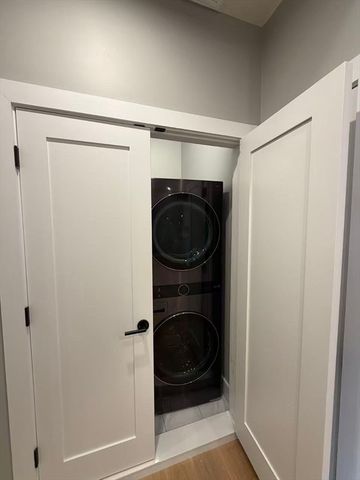 60 Cross St E 222, Somerville, MA 02143