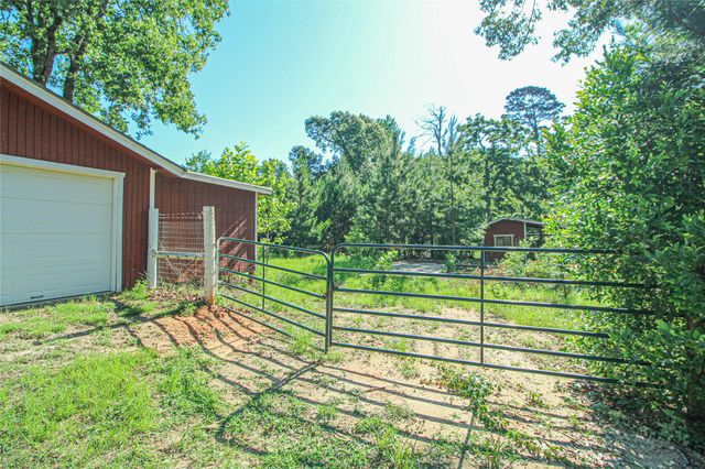 347 E Highland Drive, Livingston, TX 77351