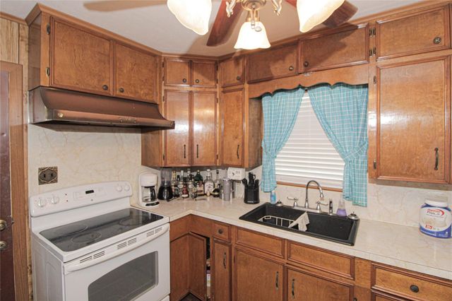 347 E Highland Drive, Livingston, TX 77351