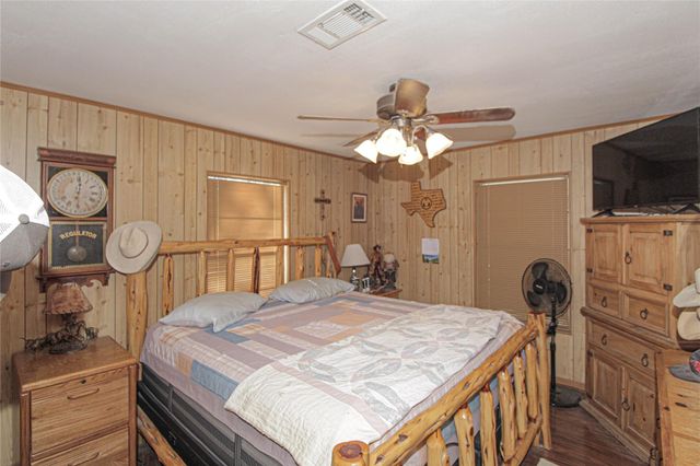 347 E Highland Drive, Livingston, TX 77351