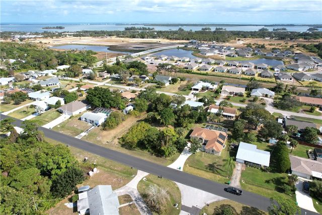 139 S Wimbrow Drive, Sebastian, FL 32958