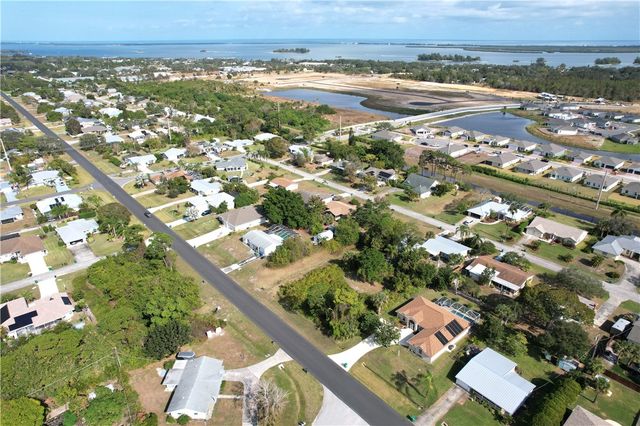 139 S Wimbrow Drive, Sebastian, FL 32958