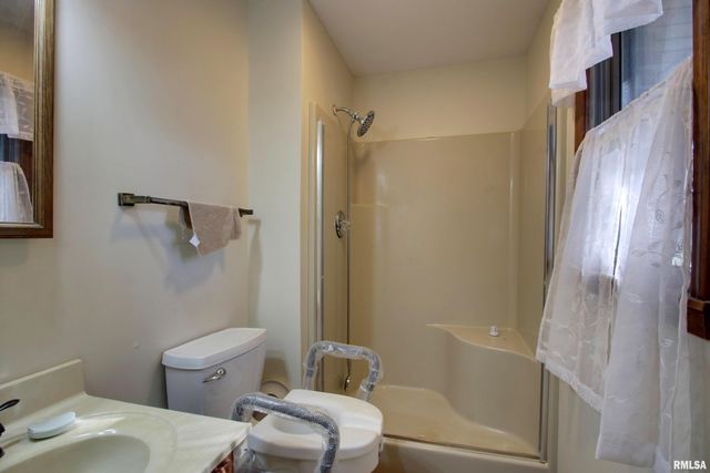 1620 Gayla Drive, Quincy, IL 62305