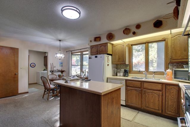 1620 Gayla Drive, Quincy, IL 62305