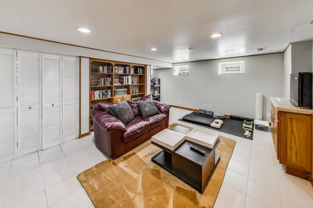 1607 S Ashland Avenue, Park Ridge, IL 60068