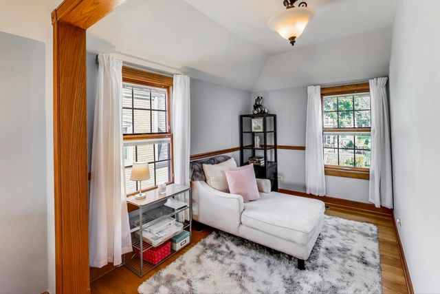 1607 S Ashland Avenue, Park Ridge, IL 60068