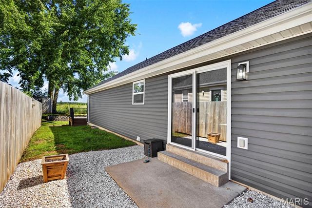 232 Autumn Oaks Drive, Troy, MO 63379