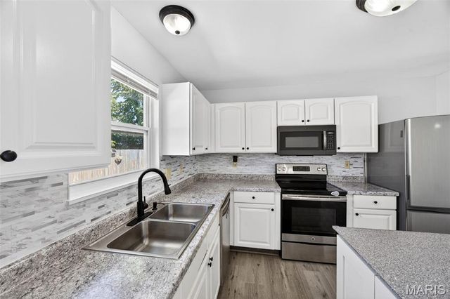 232 Autumn Oaks Drive, Troy, MO 63379