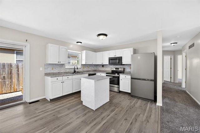 232 Autumn Oaks Drive, Troy, MO 63379